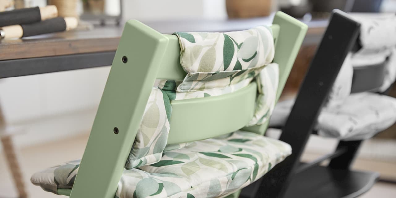 Tripp Trapp&reg; Moss Green with Green Forest Cushion. Detail.